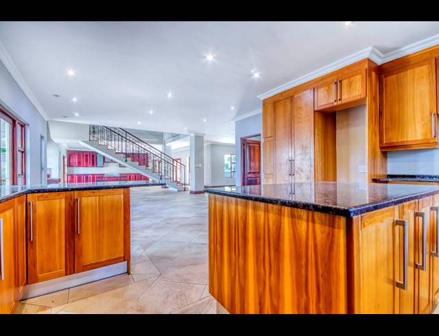 4 BEDROOM HOUSE TO LET IN HOUGHTON ESTATE